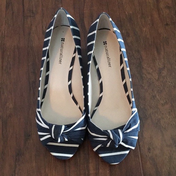 Naturalizer Peep Toe Wedge Heels - Picture 2 of 7